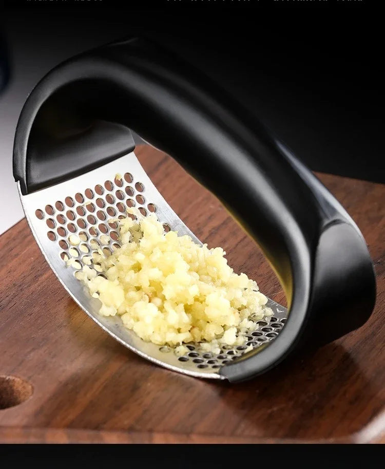 Stainless Steel Garlic Press & Mincer – Multi-Purpose Kitchen Tool