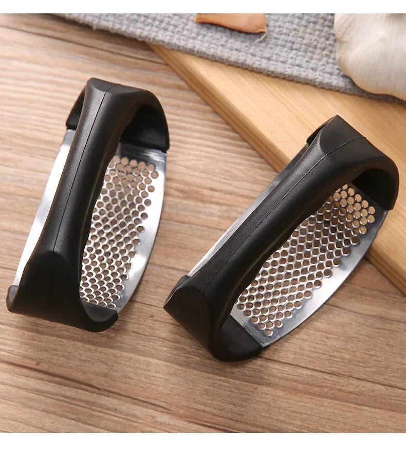 Stainless Steel Garlic Press & Ginger Crusher – Easy-Squeeze Kitchen Tool